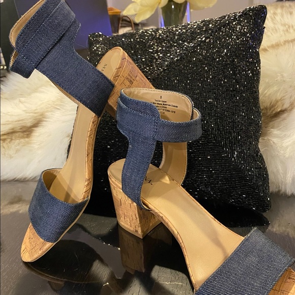 Beautiful Sandal DEMIN ✨ Ankle strap✨ Used only once, no defects, no damage - Picture 9 of 16